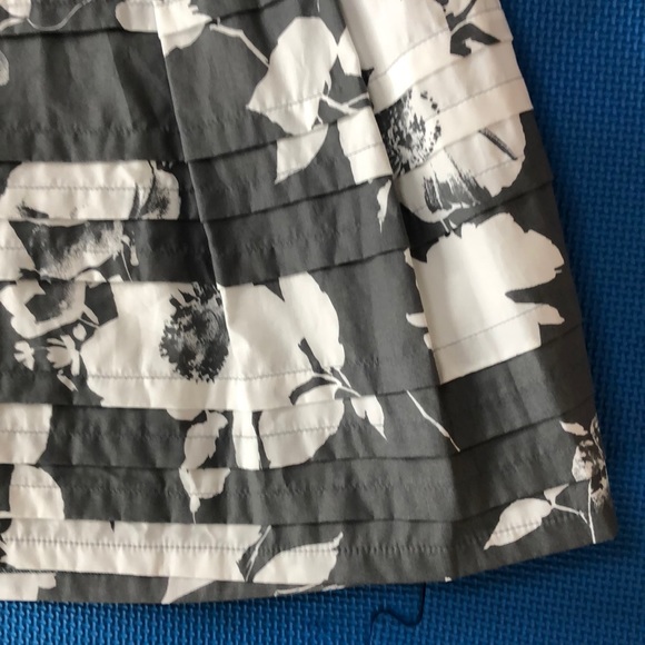 Simonetta bold print lined skirt - 10 yrs - Picture 2 of 10